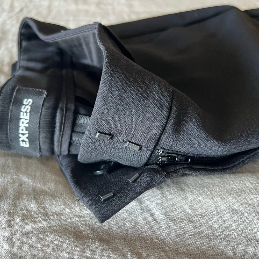 Express Editor Low Rise Bootcut Pant - Picture 4 of 7